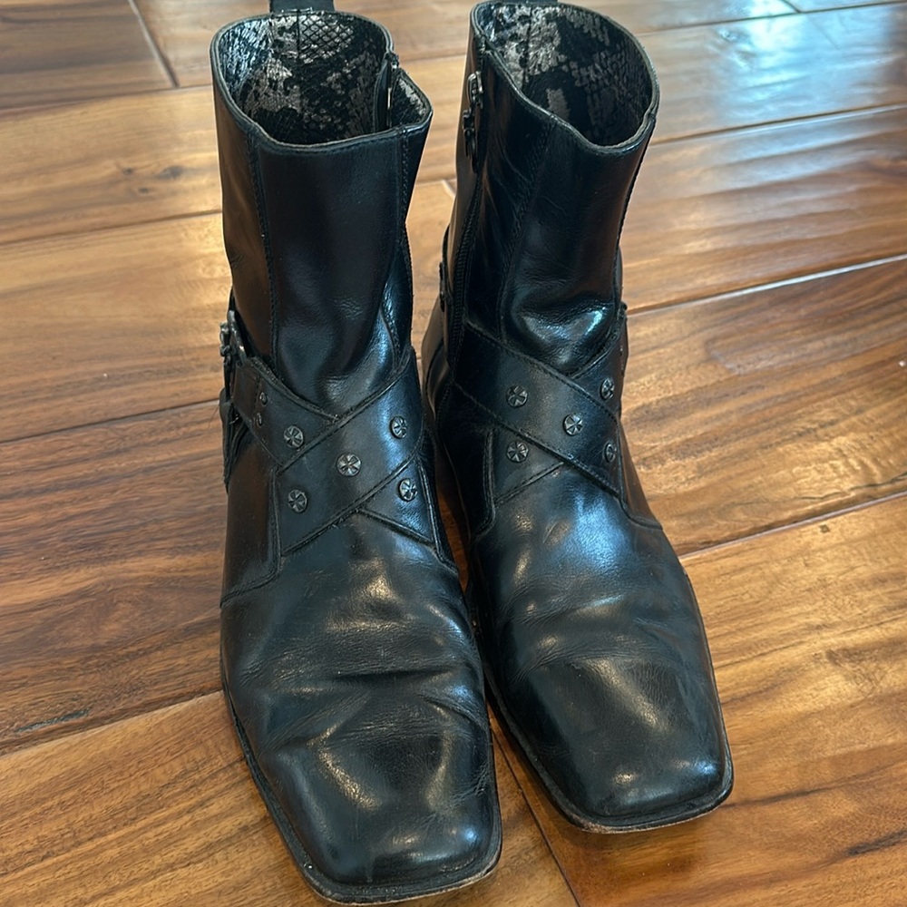 Lounge by Mark Nason-black low zipper boots